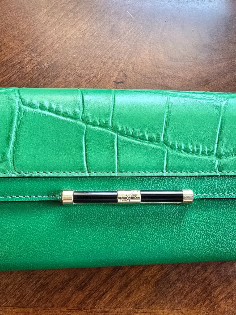 Diane von Furstenberg DVF Green Leather Croc-Embossed Continental Wallet GUC